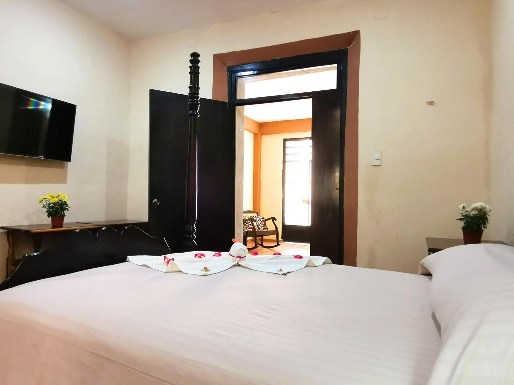 Hotel Casa Pellegrin เมริดา ภายนอก รูปภาพ