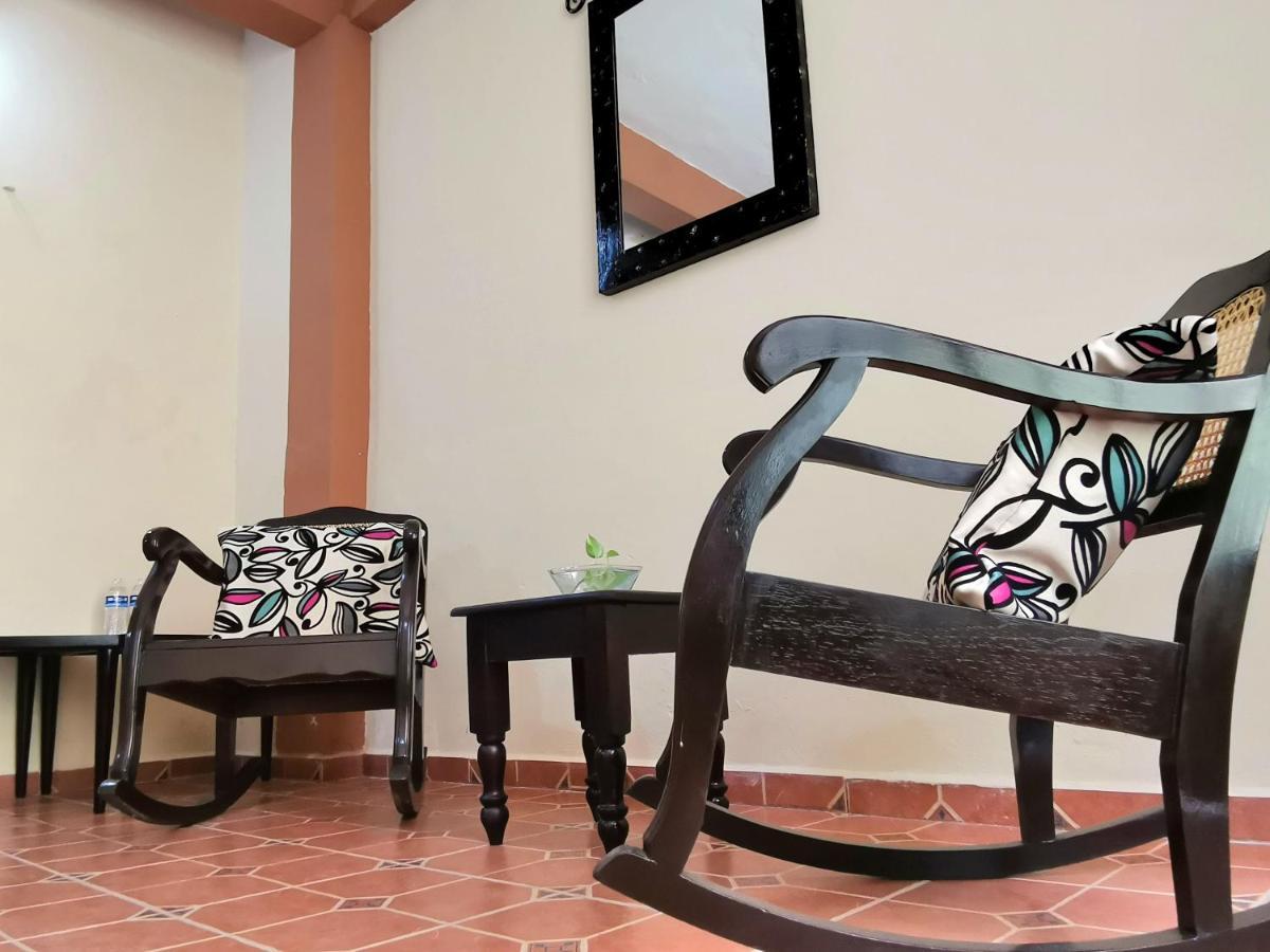 Hotel Casa Pellegrin เมริดา ภายนอก รูปภาพ